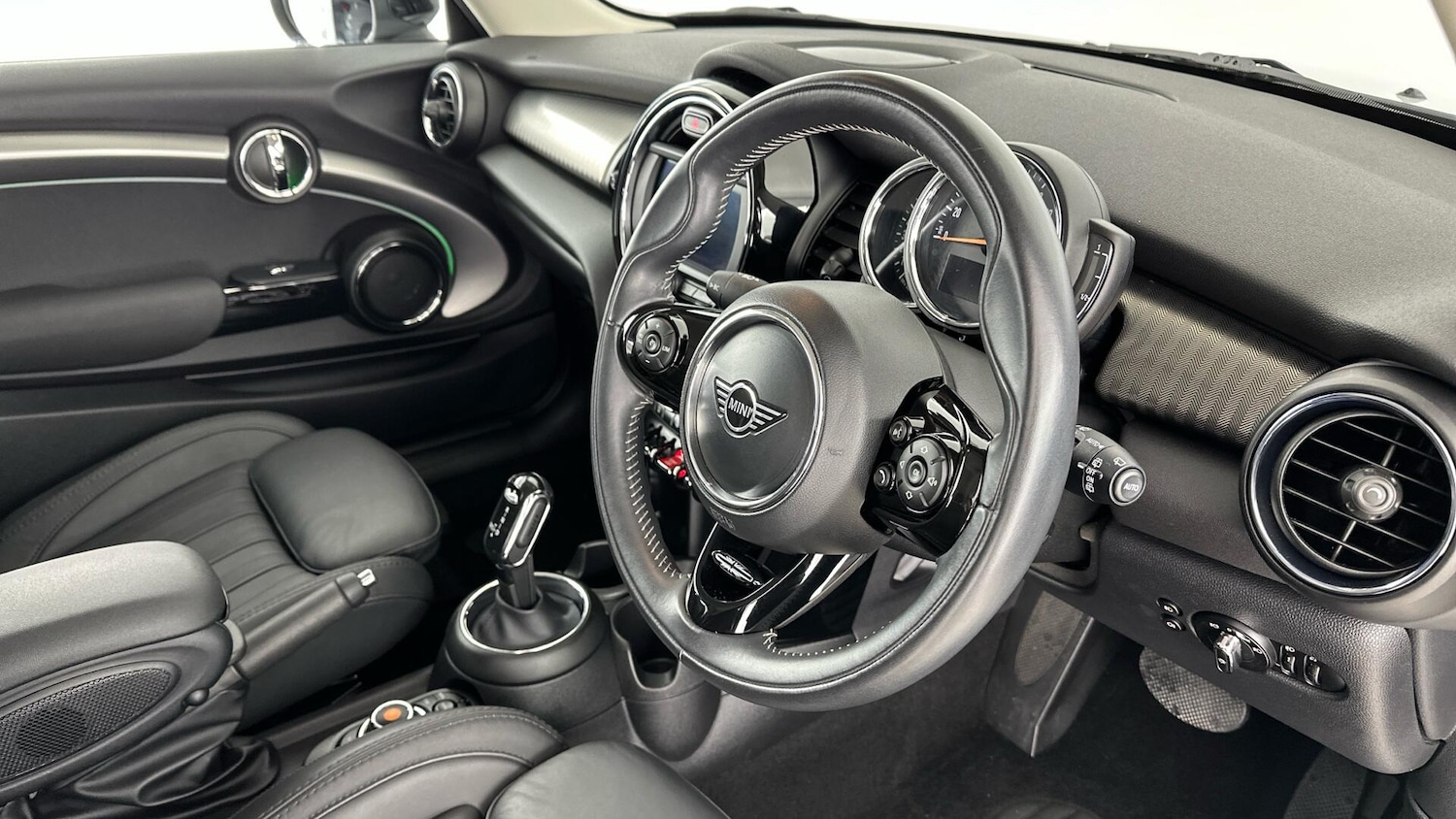 Used MINI Hatch 2020 for sale - 76760351: Photo 6