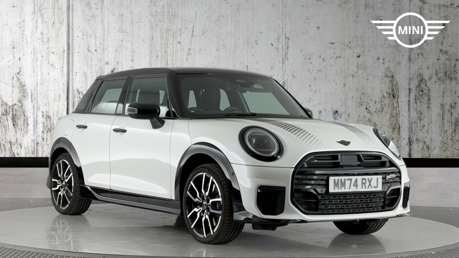 Used MINI Cooper 2024 for sale - 76760494: Photo 1