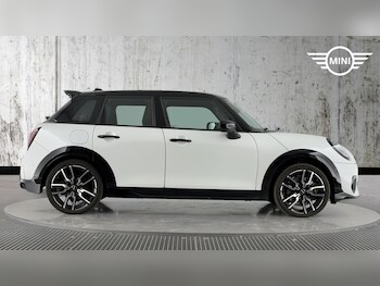Used MINI Cooper 2024 for sale - 76760494: Photo
