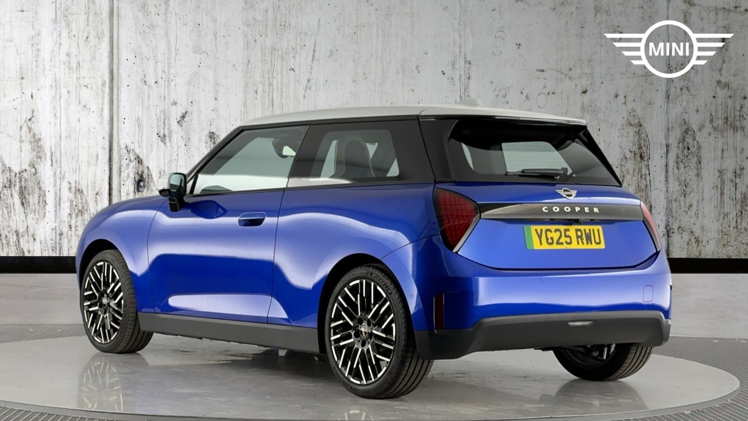 Used MINI Cooper 2025 for sale - 76760415: Photo 2