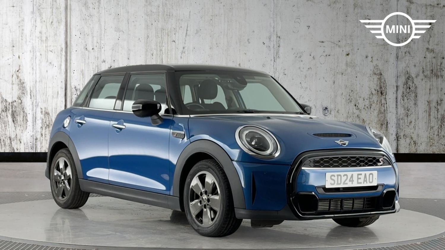 Used MINI Hatch 2024 for sale - 76760429: Photo 1