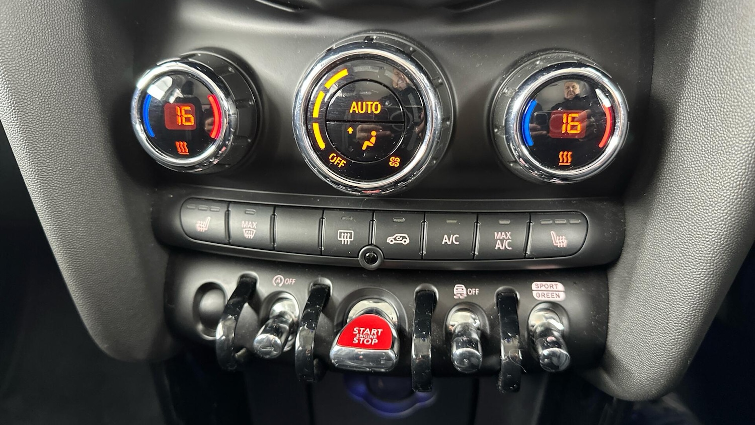 Used MINI Hatch 2024 for sale - 76760429: Photo 31