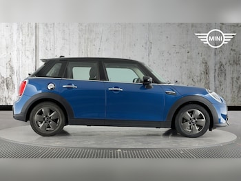 Used MINI Hatch 2024 for sale - 76760429: Photo