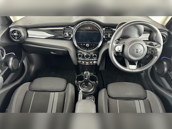 Used MINI Hatch 2024 for sale - 76760429: Photo