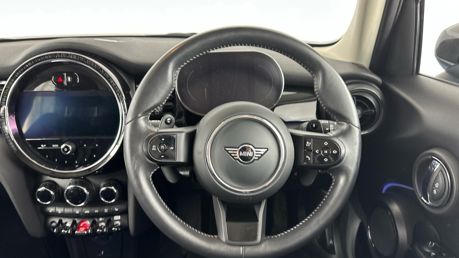 Used MINI Hatch 2024 for sale - 76760429: Photo 5