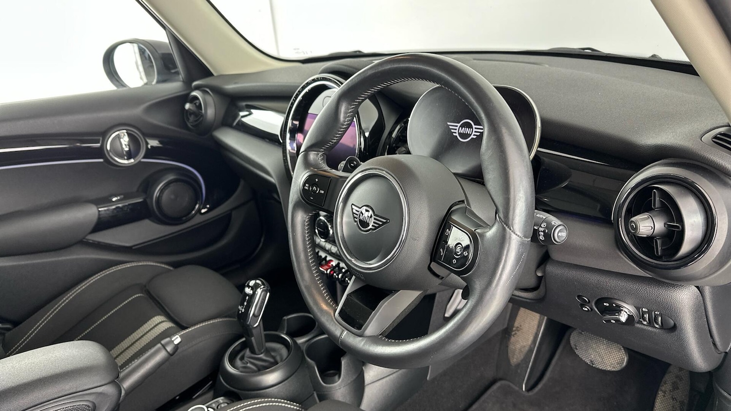 Used MINI Hatch 2024 for sale - 76760429: Photo 6