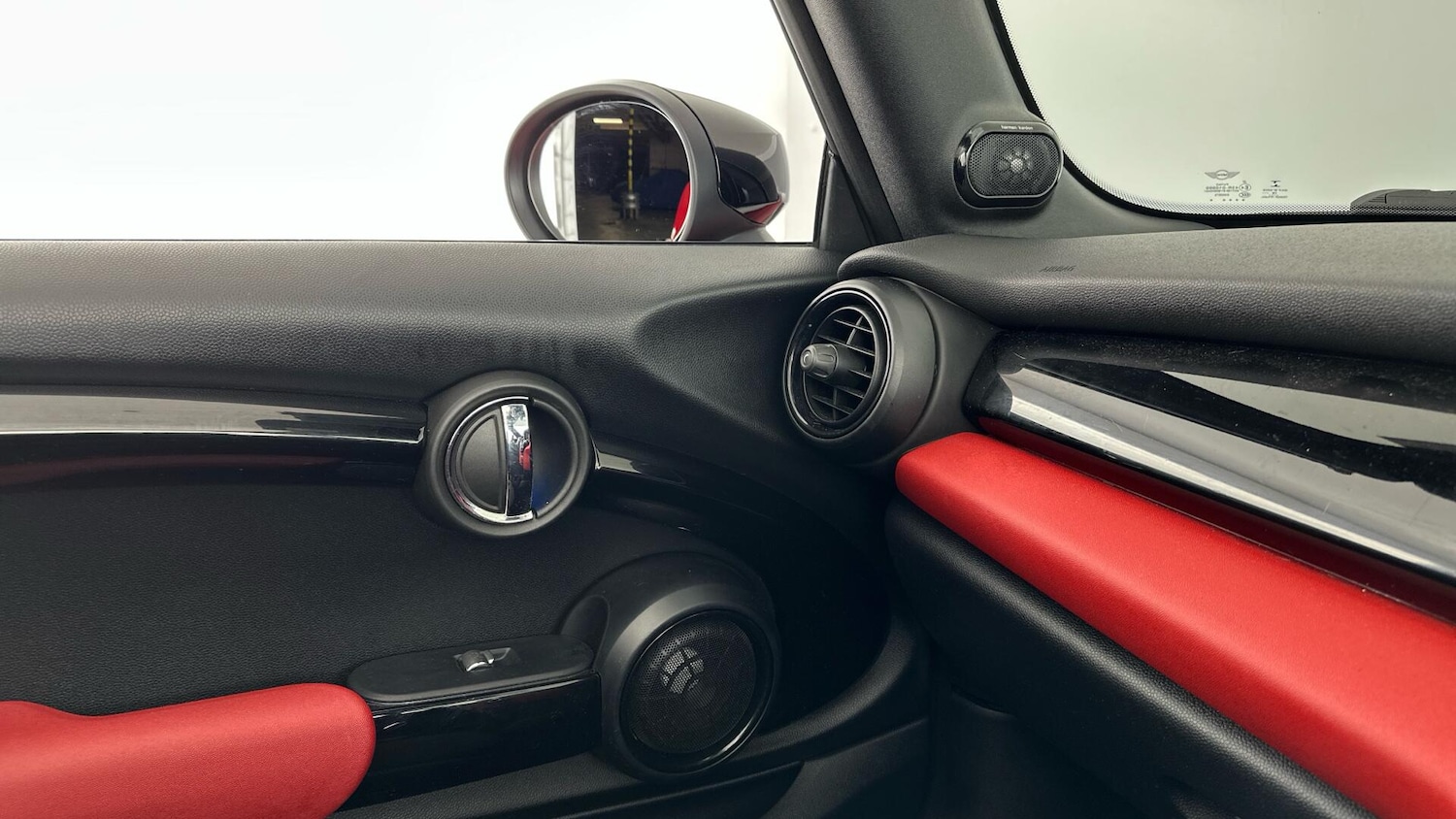 Used MINI Convertible 2020 for sale - 77163409: Photo 32