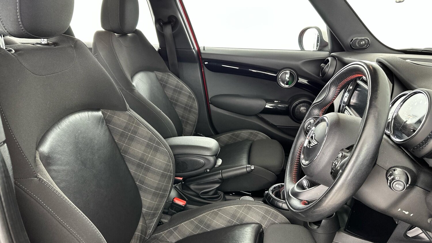 Used MINI Hatch 2017 for sale - 76760321: Photo 11