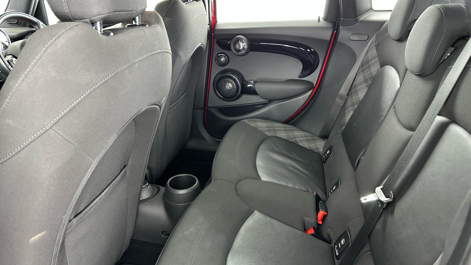 Used MINI Hatch 2017 for sale - 76760321: Photo 12