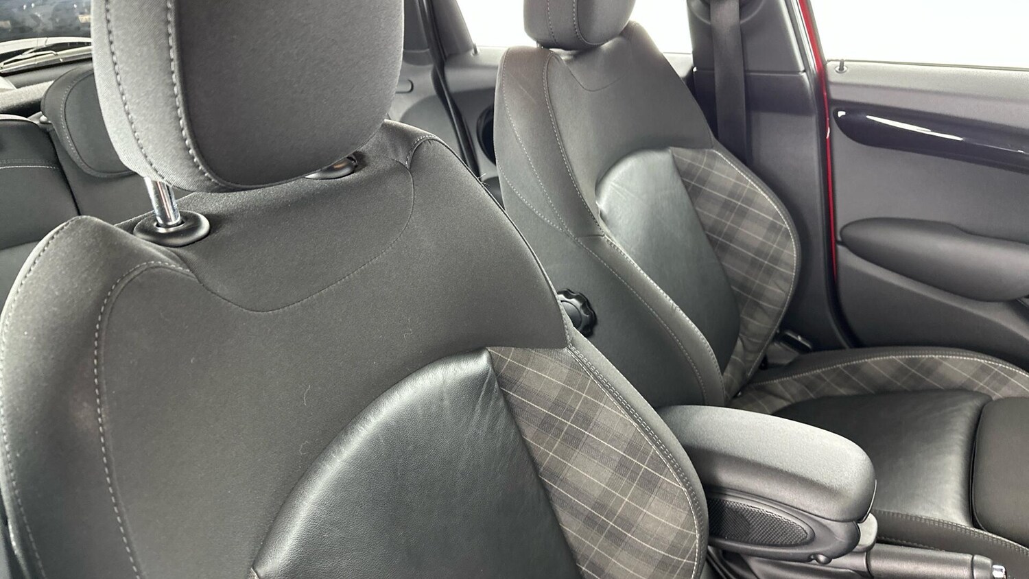 Used MINI Hatch 2017 for sale - 76760321: Photo 24