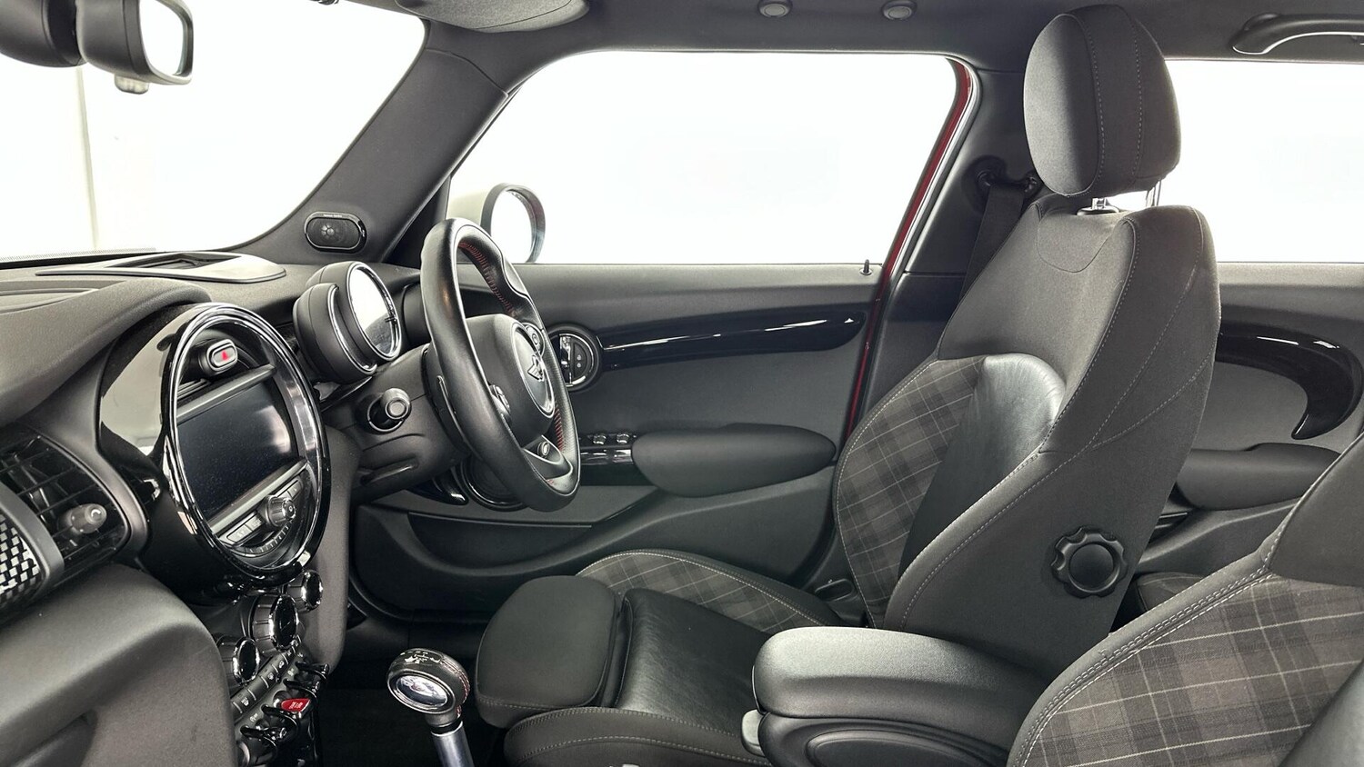 Used MINI Hatch 2017 for sale - 76760321: Photo 31