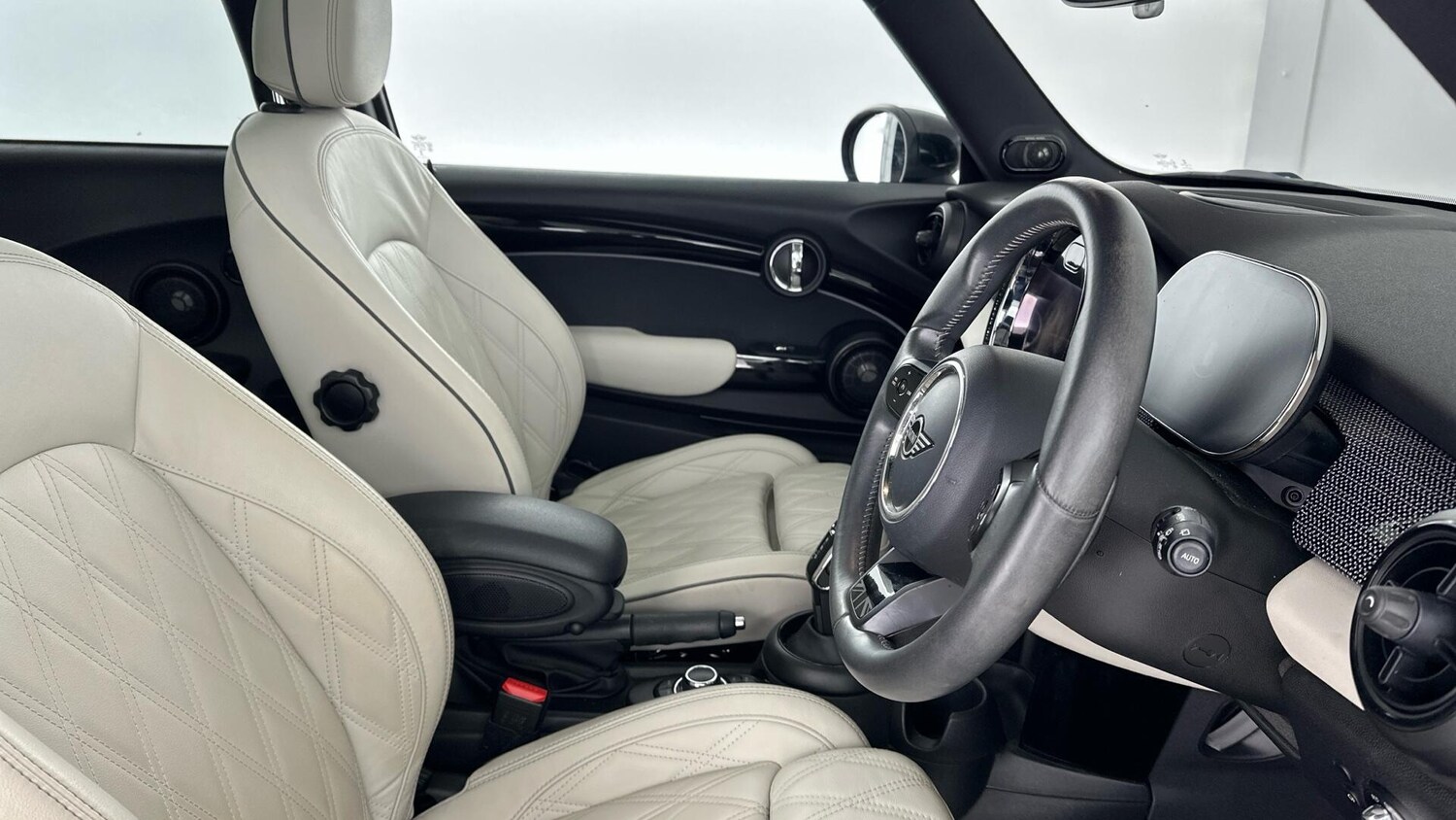 Used MINI Hatch 2022 for sale - 77559605: Photo 11