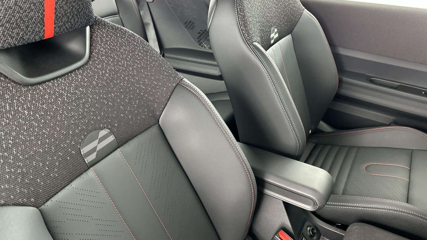 Used MINI Cooper 2025 for sale - 76760447: Photo 24