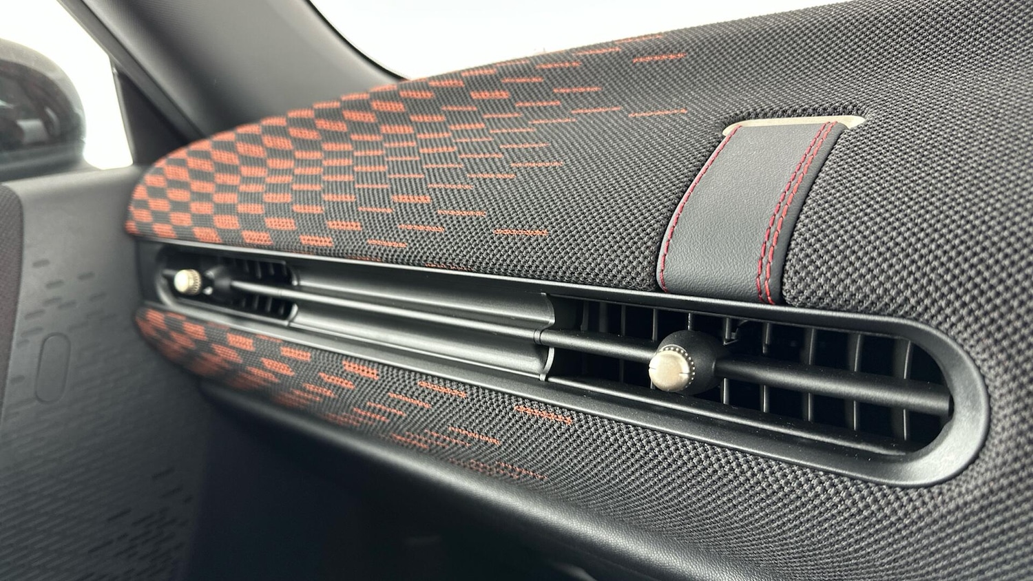 Used MINI Cooper 2025 for sale - 76760447: Photo 34