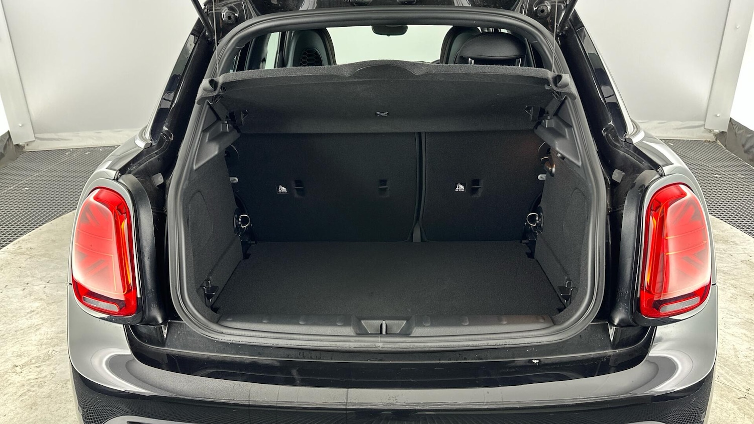 Used MINI Hatch 2021 for sale - 76760289: Photo 13