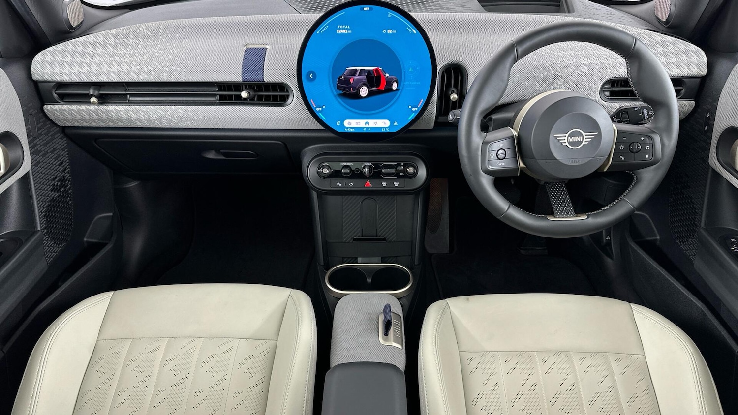 Used MINI Hatch 2025 for sale - 76760470: Photo 4