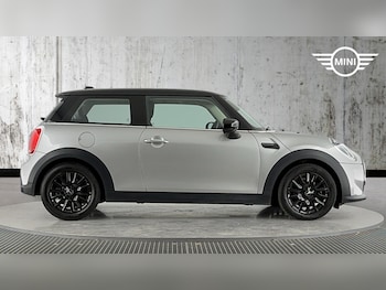 Used MINI Hatch 2023 for sale - 76760374: Photo