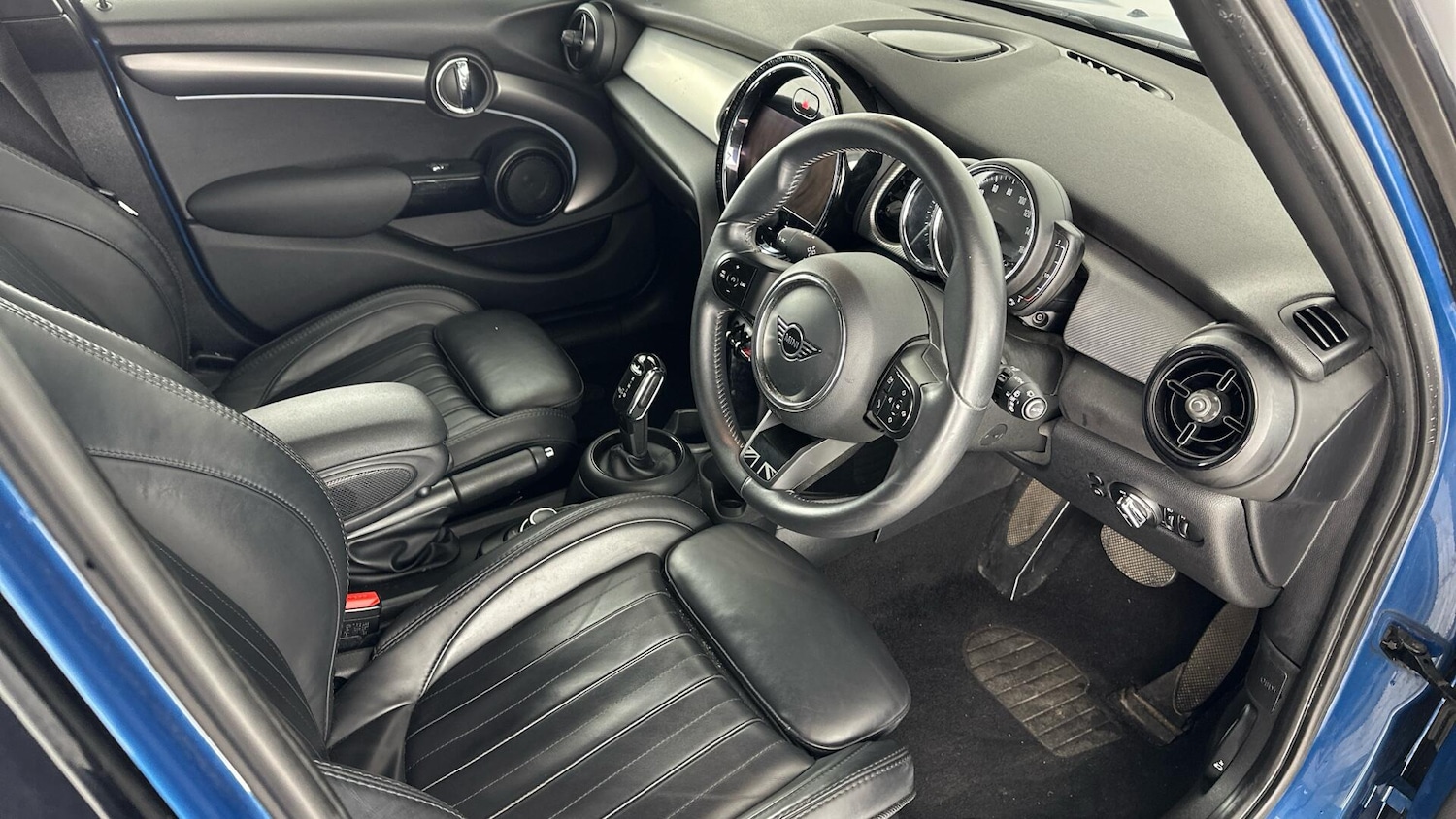 Used MINI Hatch 2022 for sale - 76760481: Photo 6