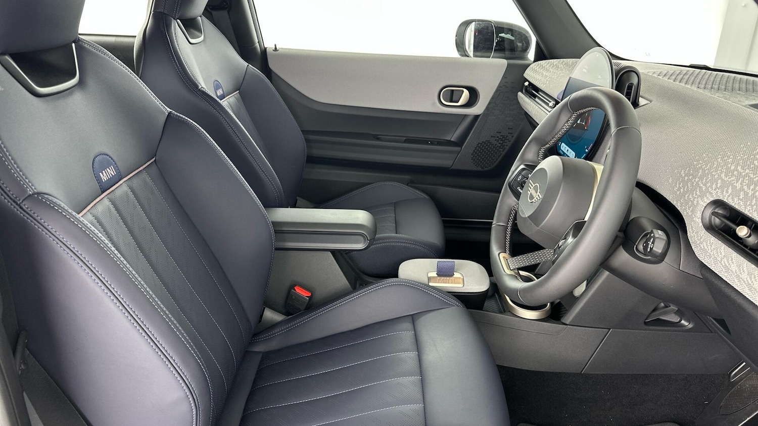 Used MINI Hatch 2025 for sale - 76964555: Photo 11