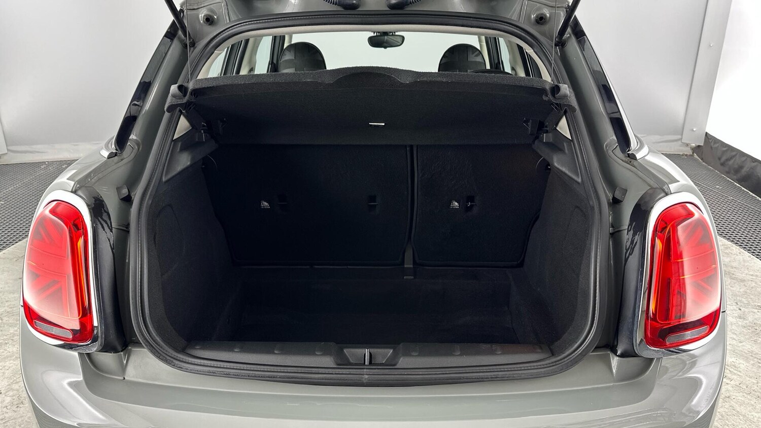 Used MINI Hatch 2018 for sale - 76760379: Photo 13
