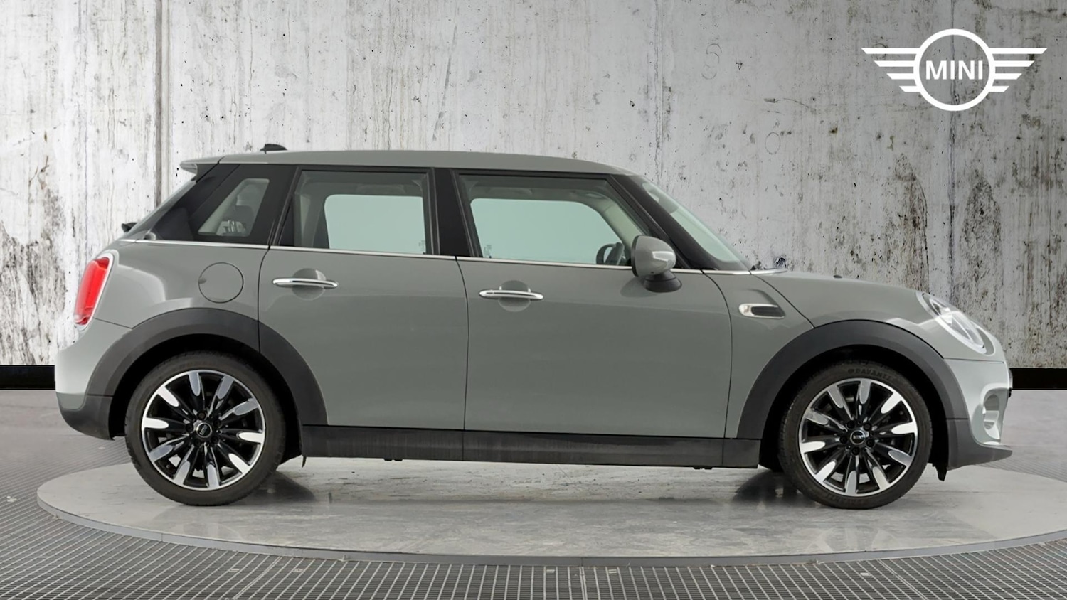 Used MINI Hatch 2018 for sale - 76760379: Photo 3