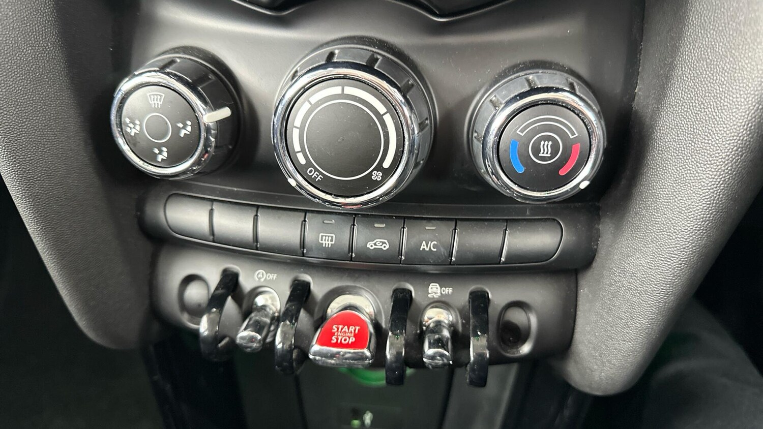 Used MINI Hatch 2018 for sale - 76760379: Photo 31