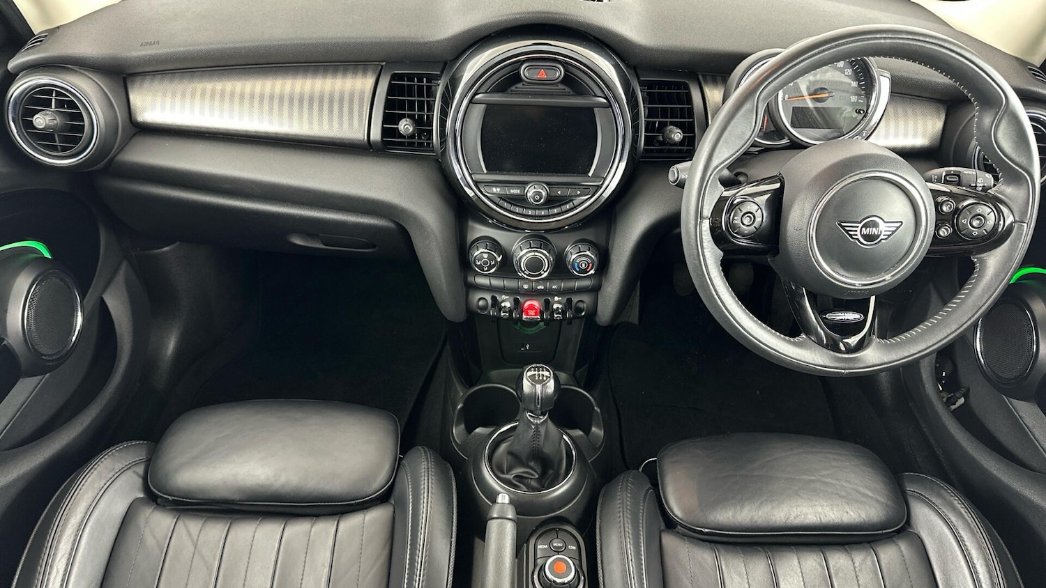 Used MINI Hatch 2018 for sale - 76760379: Photo 4