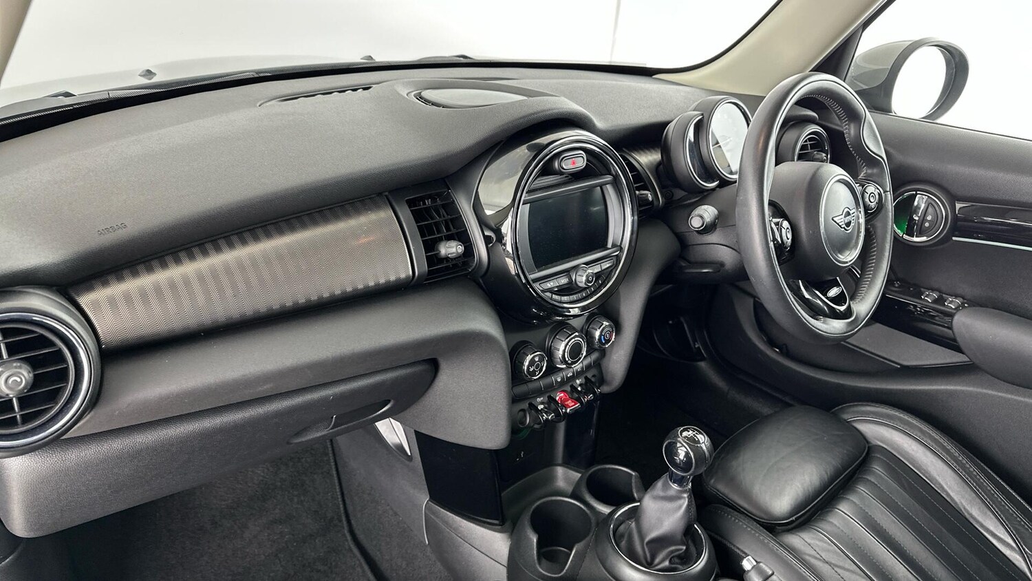 Used MINI Hatch 2018 for sale - 76760379: Photo 7