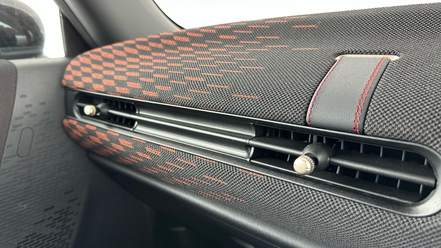 Used MINI Cooper 2025 for sale - 76865541: Photo 33