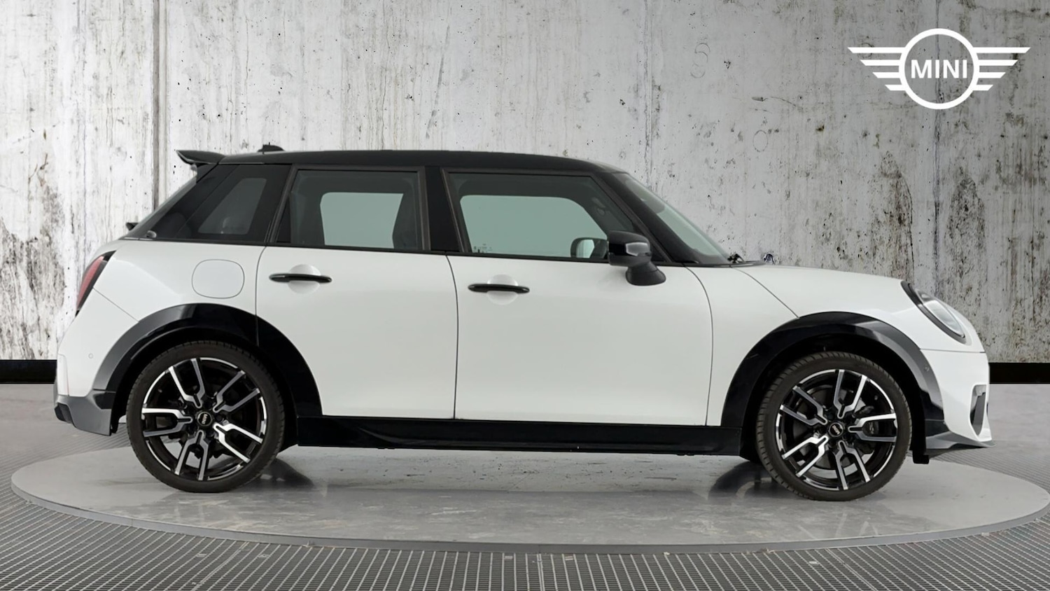 Used MINI Cooper 2024 for sale - 76926306: Photo 3