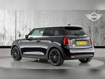 Used MINI Hatch 2023 for sale - 76760489: Photo