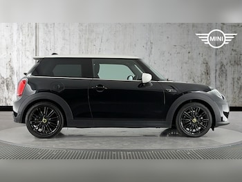 Used MINI Hatch 2023 for sale - 76760489: Photo