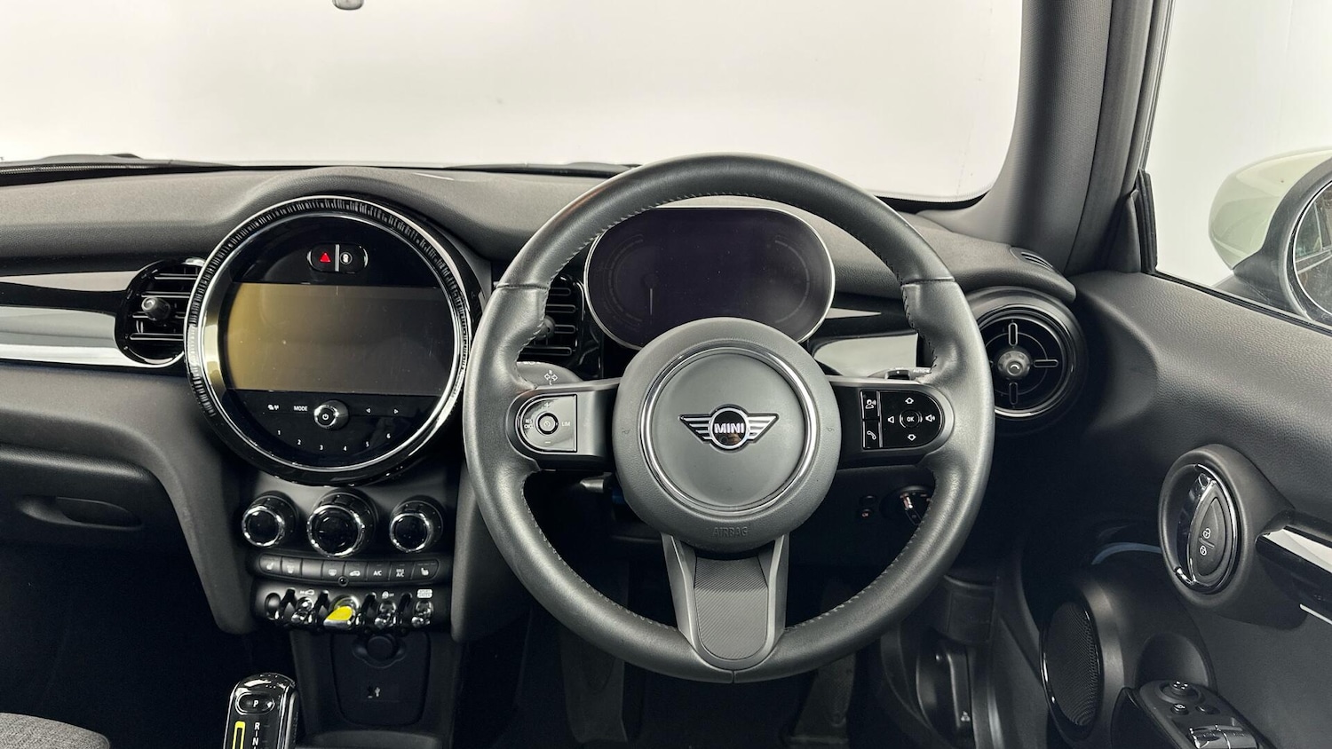 Used MINI Hatch 2023 for sale - 76760489: Photo 5