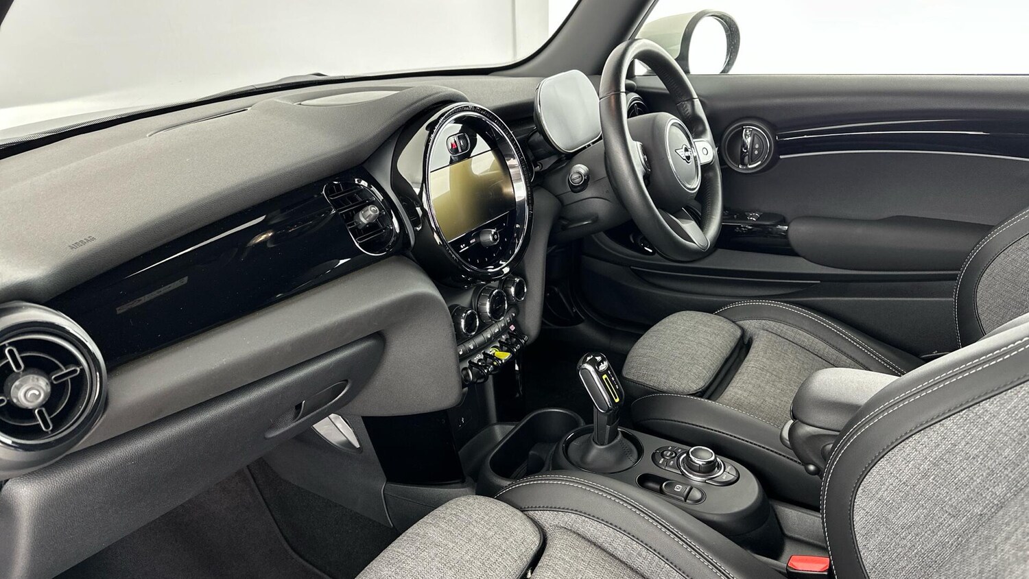 Used MINI Hatch 2023 for sale - 76760489: Photo 7