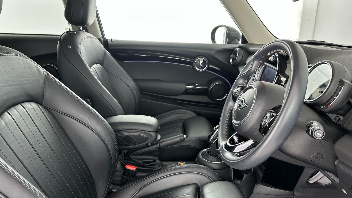 Used MINI Hatch 2019 for sale - 76760317: Photo 11