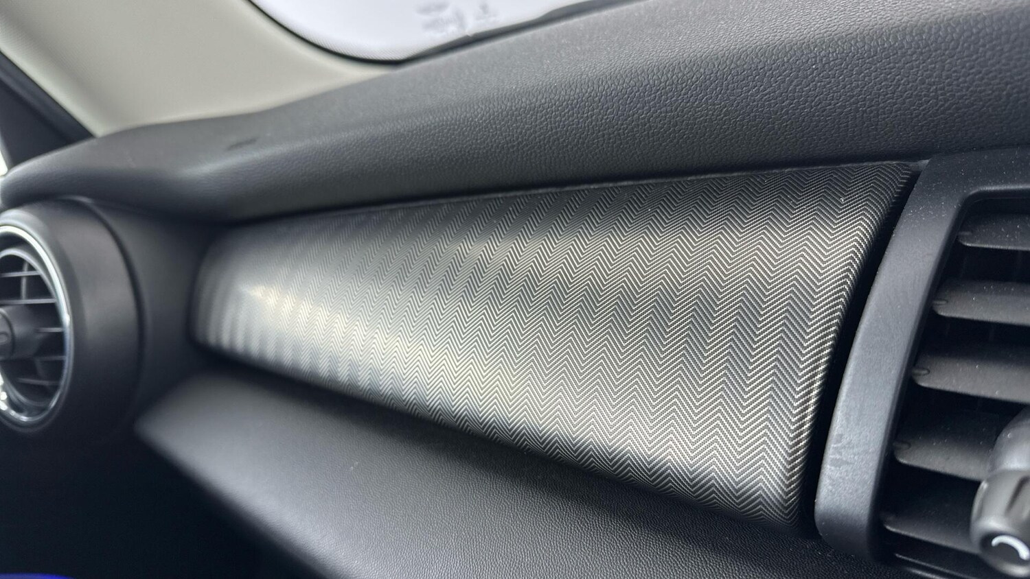 Used MINI Hatch 2019 for sale - 76760317: Photo 33