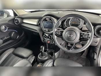 Used MINI Hatch 2019 for sale - 76760317: Photo