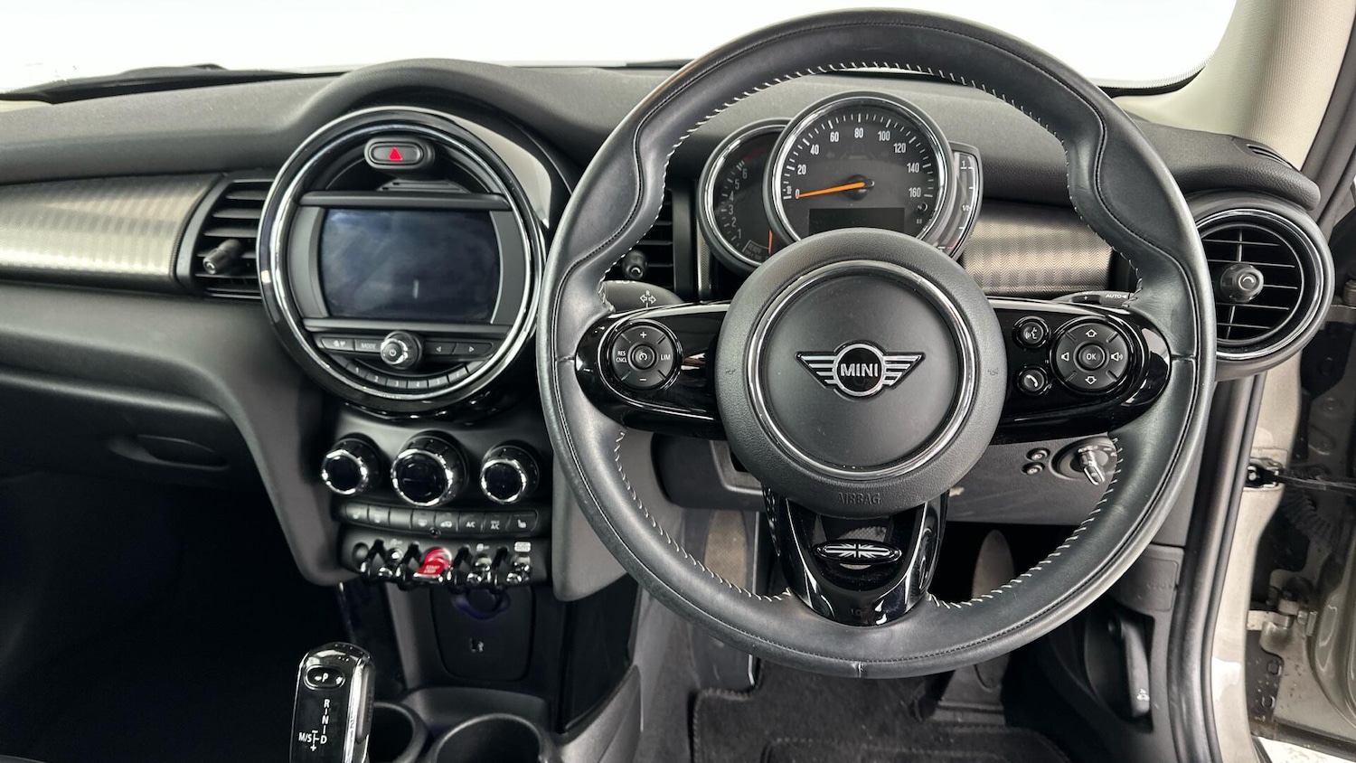 Used MINI Hatch 2019 for sale - 76760317: Photo 5