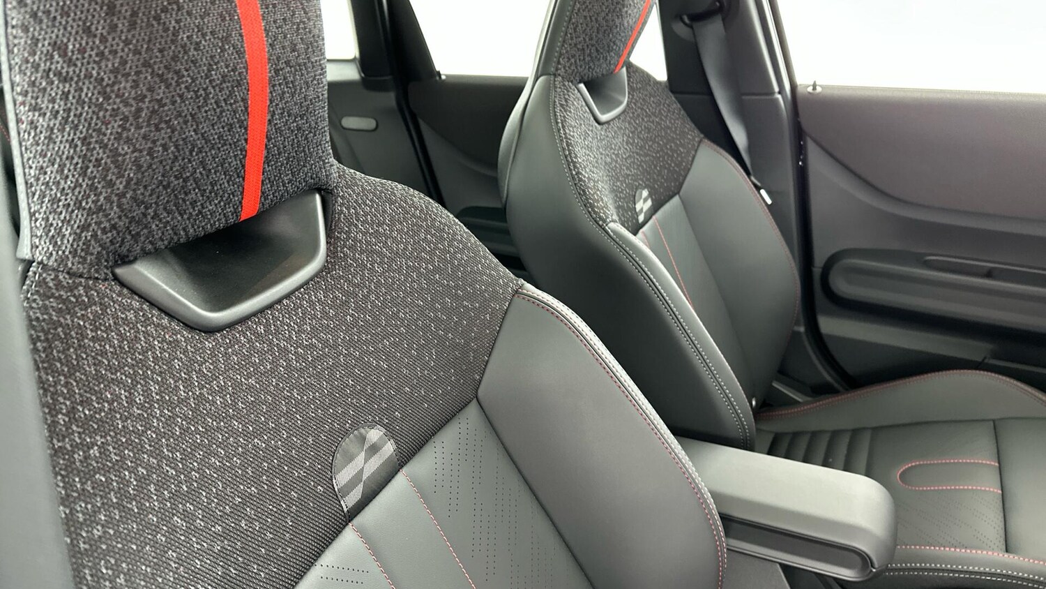 Used MINI Cooper 2025 for sale - 76760398: Photo 29