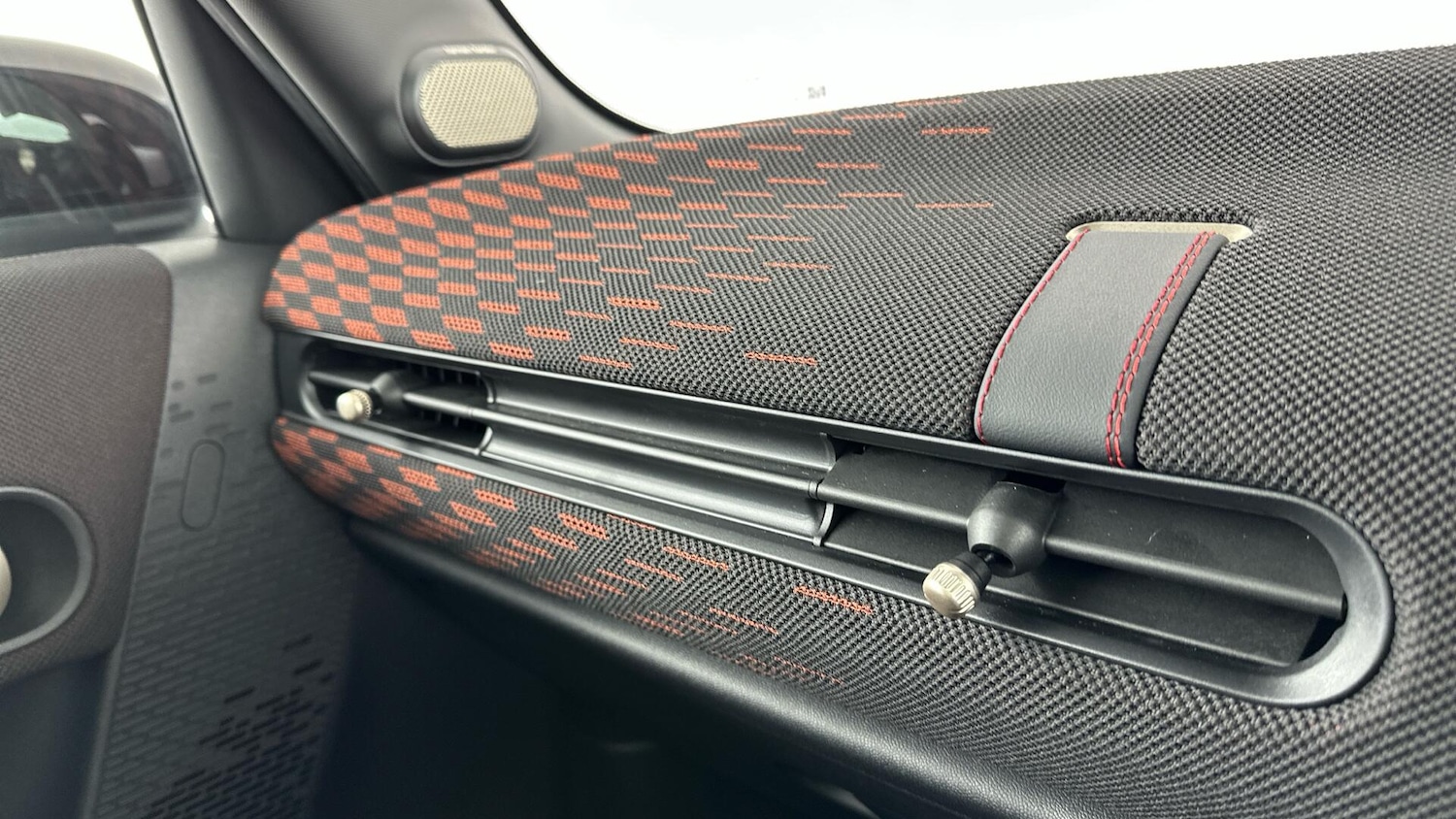 Used MINI Cooper 2025 for sale - 76760398: Photo 39