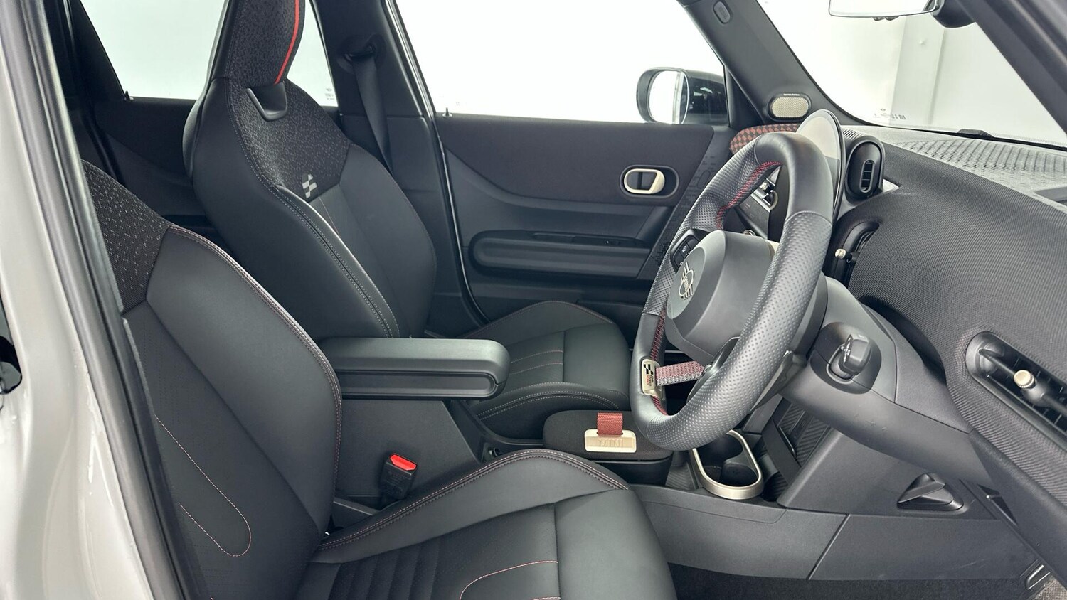 Used MINI Hatch 2025 for sale - 76865632: Photo 11