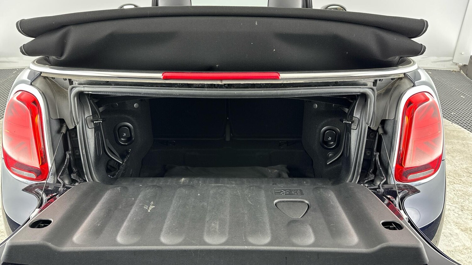 Used MINI Convertible 2024 for sale - 77633309: Photo 13