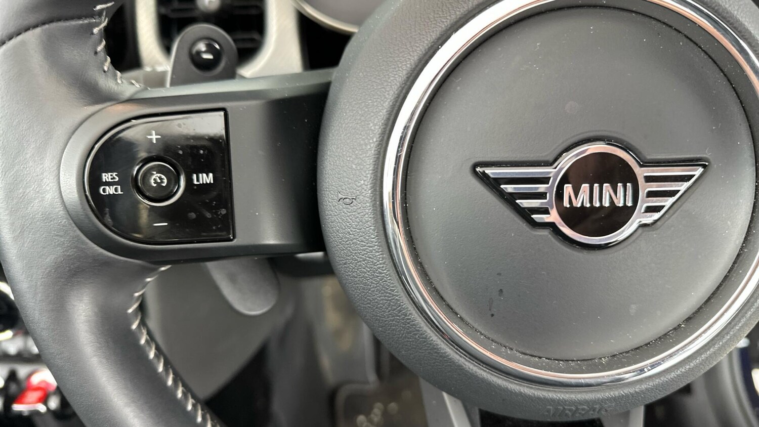 Used MINI Convertible 2024 for sale - 77633309: Photo 17