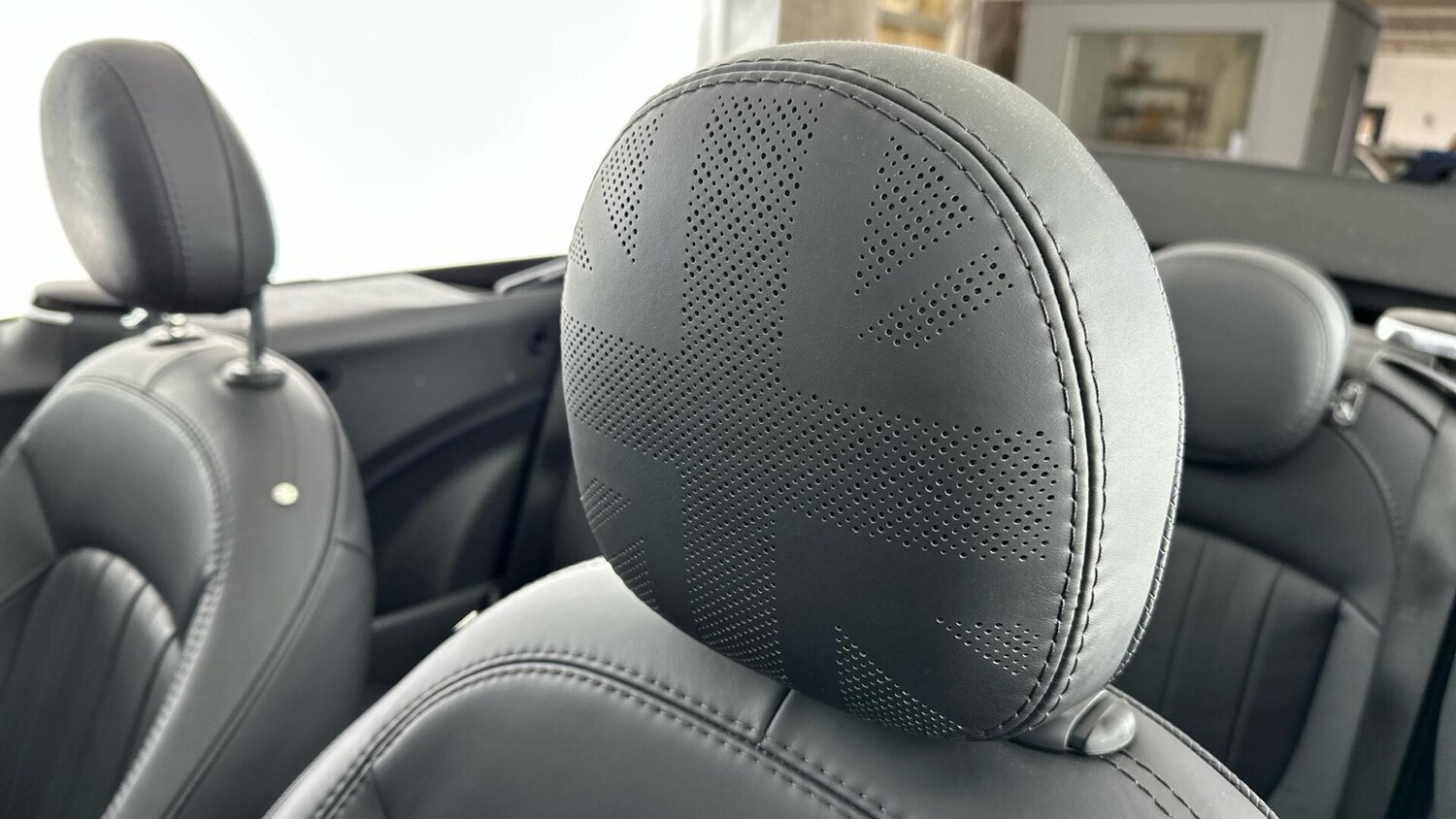 Used MINI Convertible 2024 for sale - 77633309: Photo 24