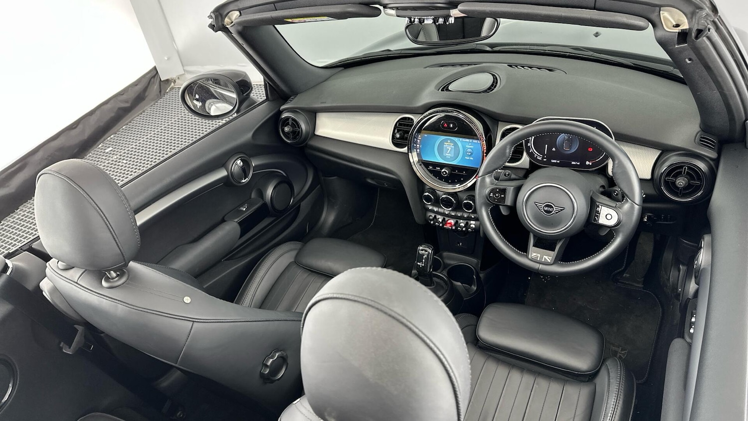 Used MINI Convertible 2024 for sale - 77633309: Photo 25