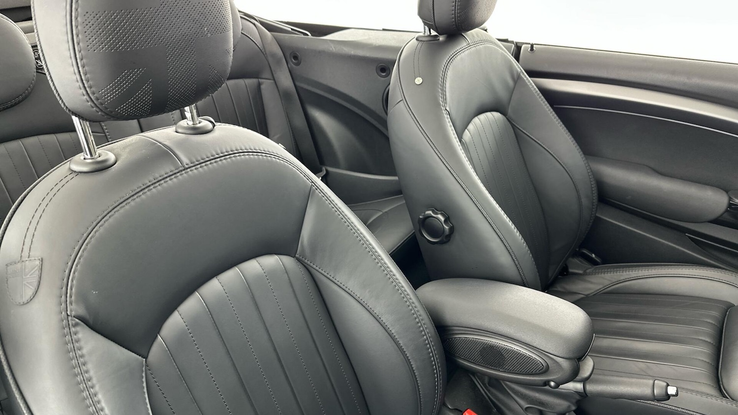 Used MINI Convertible 2024 for sale - 77633309: Photo 26