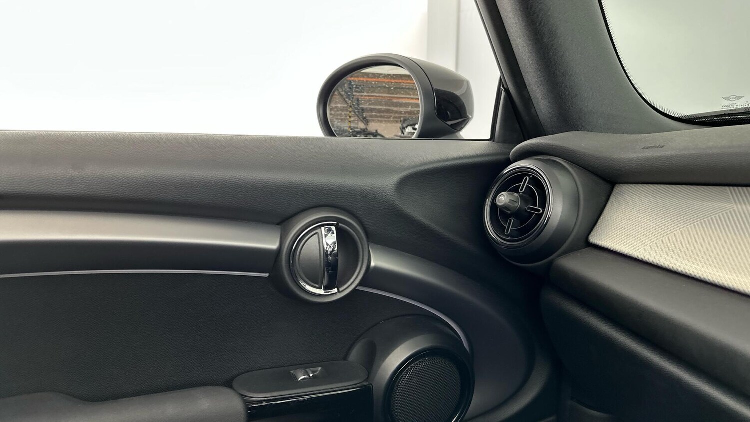 Used MINI Convertible 2024 for sale - 77633309: Photo 30