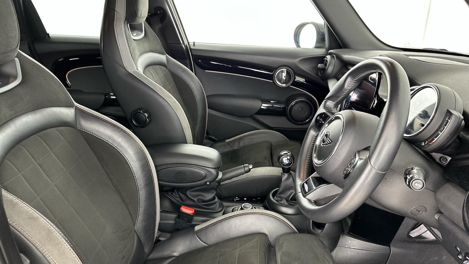 Used MINI Hatch 2022 for sale - 76760378: Photo 11