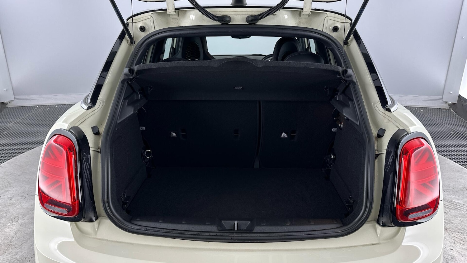 Used MINI Hatch 2022 for sale - 76760378: Photo 13