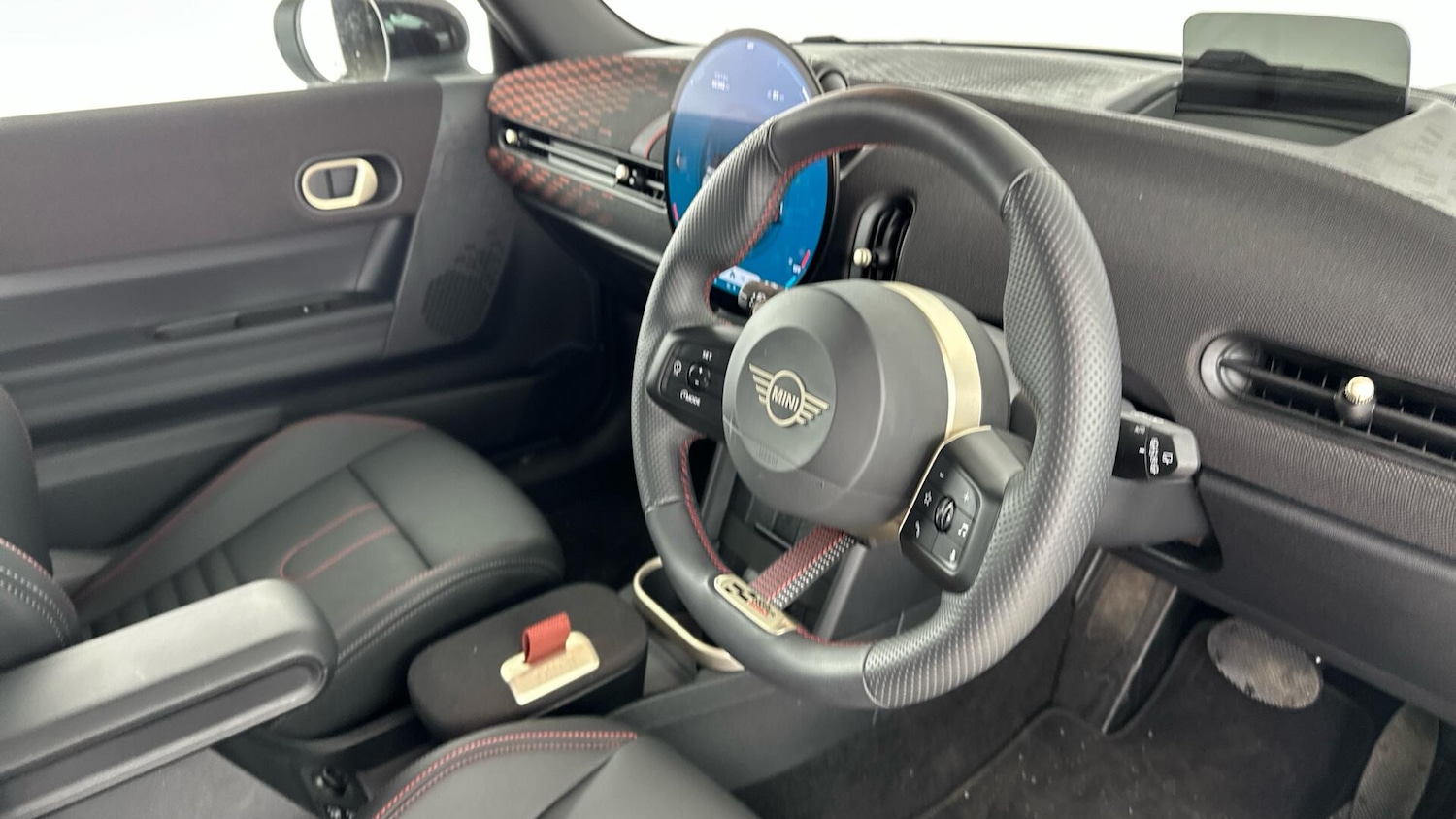 Used MINI Hatch 2025 for sale - 76832628: Photo 6